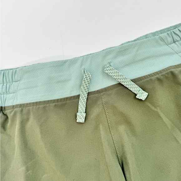 Patagonia Nine Trails Shorts 4" Inseam Green Women's Small - Picture 3 of 10